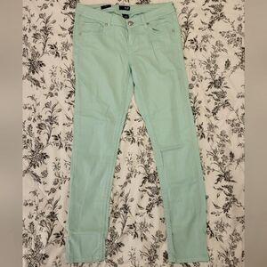 NWOT A.N.A Size 6 Skinny Jeans